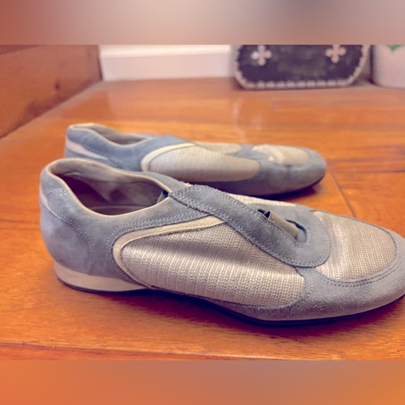 Prada size 39 9 sneakers. No laces. Slip on - Picture 2 of 5